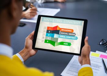 Influencer Impact: The Business of Personal Branding in Digital Media