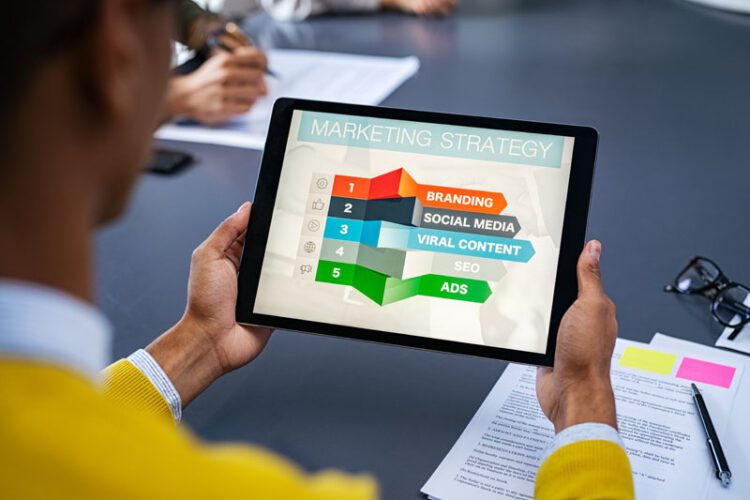 Influencer Impact: The Business of Personal Branding in Digital Media