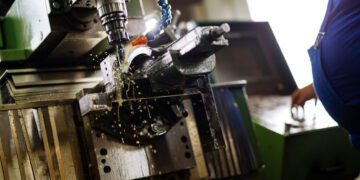 Automated Anvils: The Integration of Robotics and AI in Steel Mills