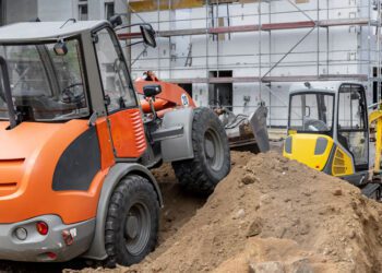 Construction 2.0: The Role of AI and Robotics in Modern Building Projects