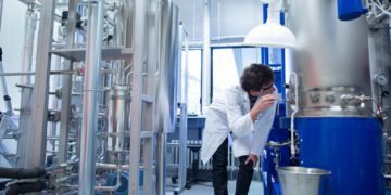 Molecular Mastery: Innovations in Bioprocessing for Drug Production