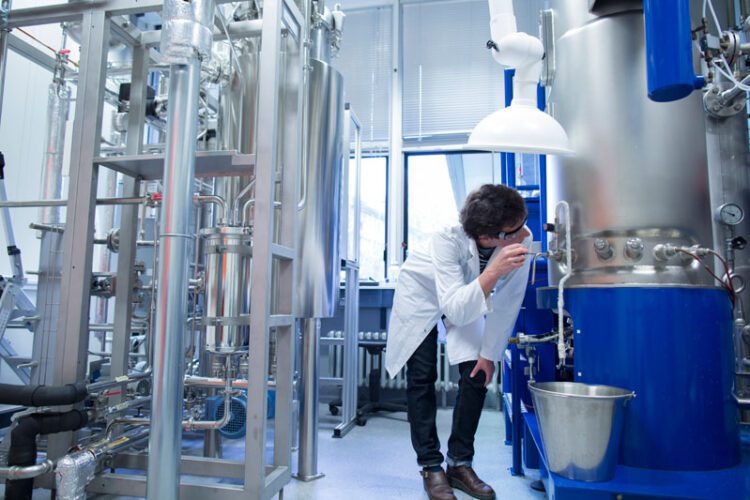 Molecular Mastery: Innovations in Bioprocessing for Drug Production