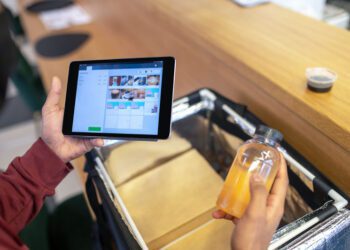 Direct to Consumer: The Rise of Online Channels in CPG Sales