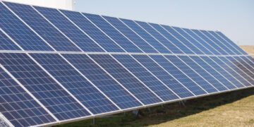 Solar Solutions: Exploring Investment Opportunities in Photovoltaic Projects